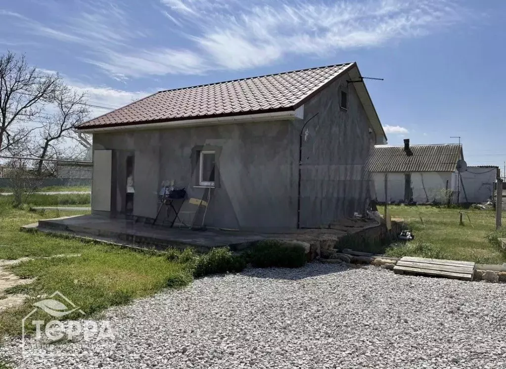 Дом в Крым, Раздольненский район, Чернышевское с/пос, с. Чернышево ул. ... - Фото 1