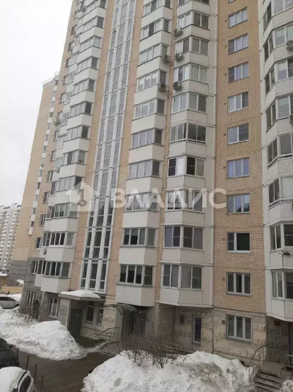 Продается 3-комнатная квартира - Фото 1
