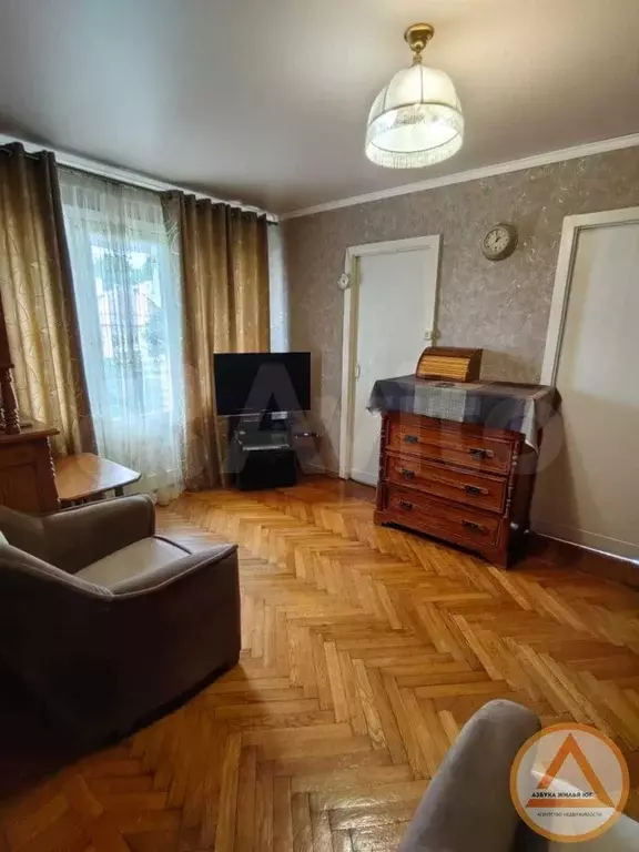 4-к. квартира, 70 м, 5/5 эт. - Фото 1