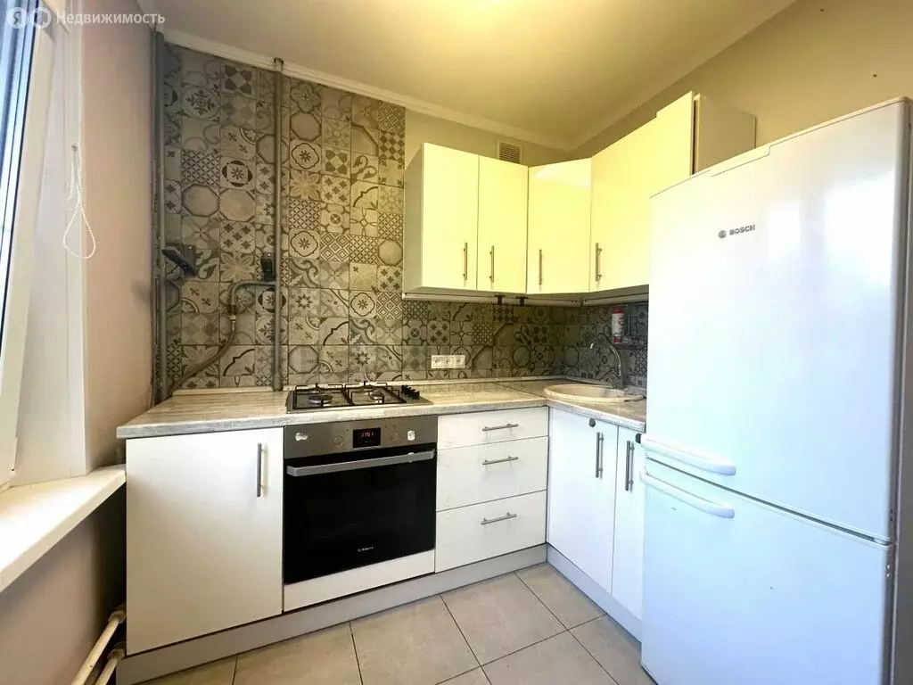 3-комнатная квартира: Москва, улица Молдагуловой, 10к4 (49.5 м) - Фото 0