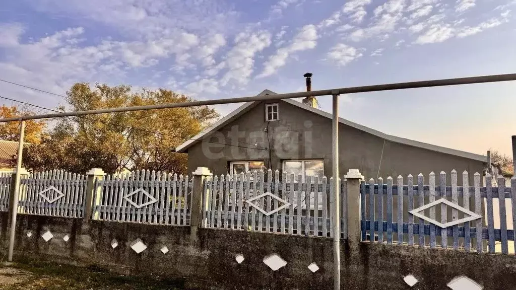 Дом в Крым, Симферопольский район, с. Кольчугино ул. Комсомольская (43 ... - Фото 1