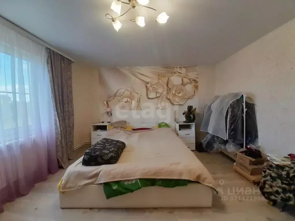 Дом в Калужская область, Жуковский район, Высокиничи с/пос, с. ... - Фото 1