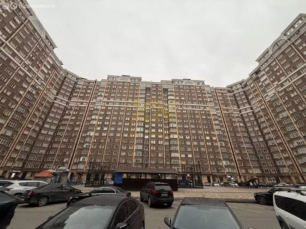 2-комнатная квартира: Махачкала, улица Даниялова, 95 (105 м) - Фото 1