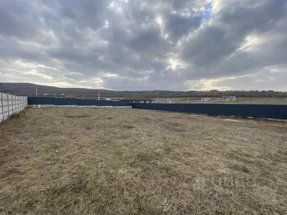 Участок в Крым, Симферопольский район, Добровское с/пос, с. Пионерское ... - Фото 2