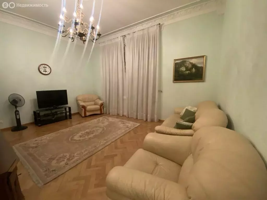 3-комнатная квартира: Ялта, улица Пальмиро Тольятти, 13 (115 м) - Фото 1