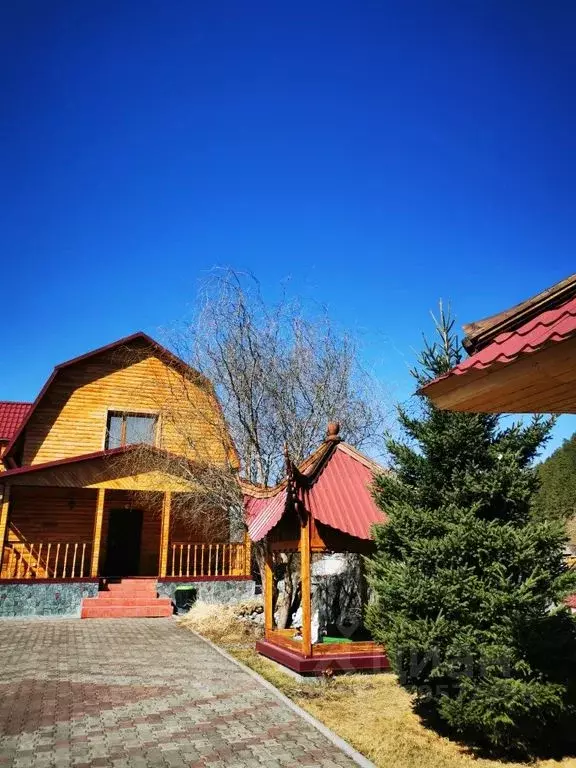 Дом в Алтай, Чемальский район, Элекмонарское с/пос, с. Элекмонар ул. ... - Фото 1