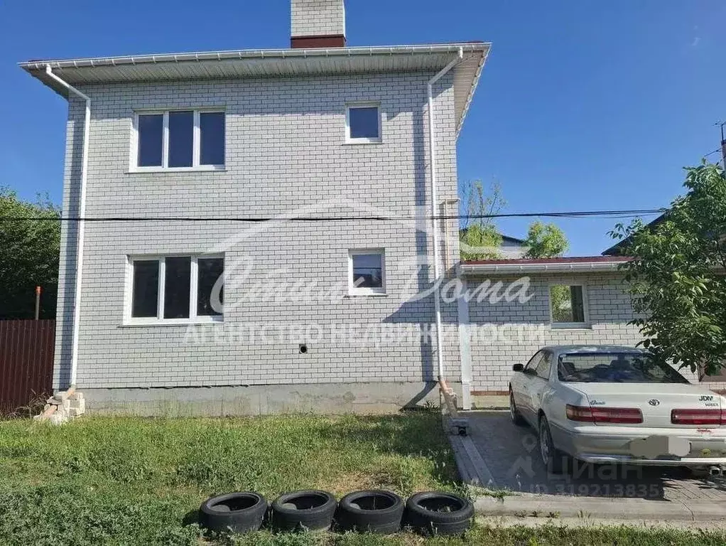Дом в Волгоградская область, Волгоград Кирпичная ул. (320 м) - Фото 1