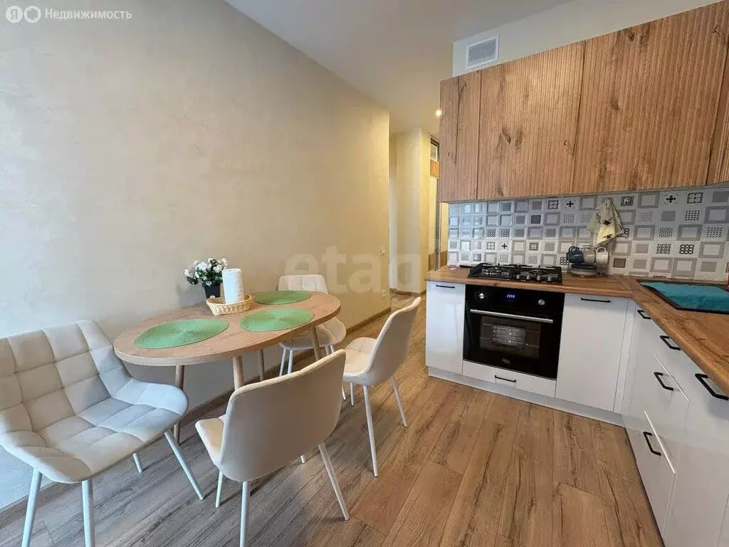 2-комнатная квартира: Симферополь, улица Батурина, 87 (58 м) - Фото 2