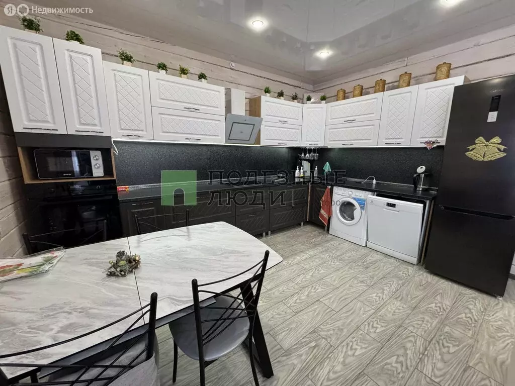 Дом в посёлок городского типа Емельяново, улица Терских, 9 (80 м) - Фото 2