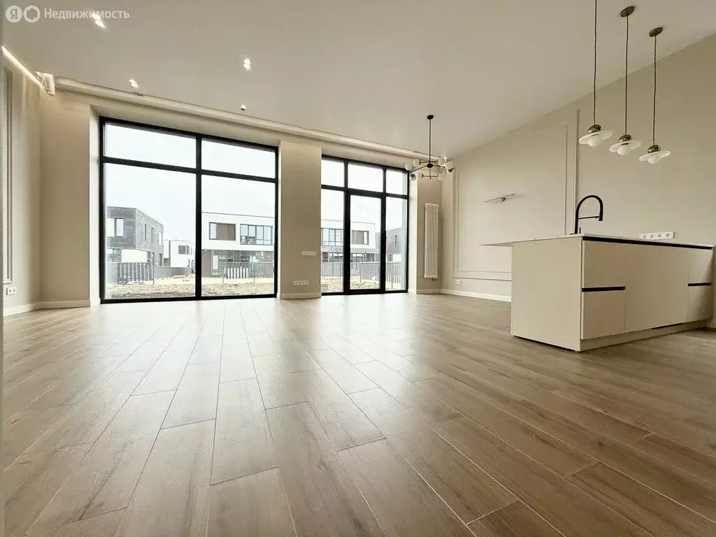 Дом в Химки, коттеджный посёлок Новогорск Клаб, 336 (200 м) - Фото 1