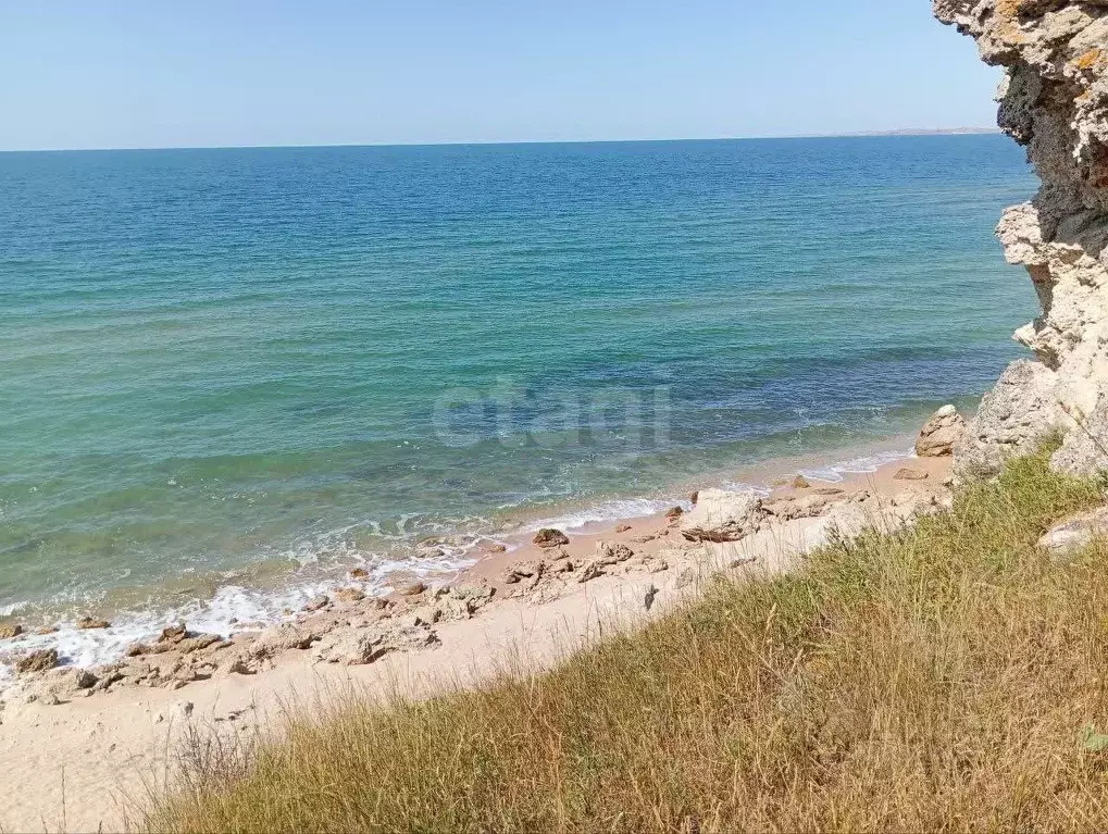 Участок в Крым, Ленинский район, Семисотское с/пос, с. Каменское ул. ... - Фото 1