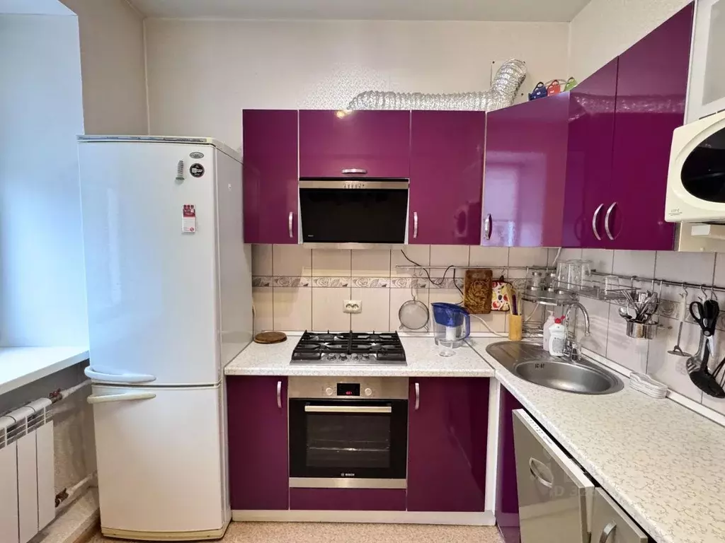 3-к кв. Омская область, Омск ул. Пушкина, 136 (75.0 м) - Фото 1