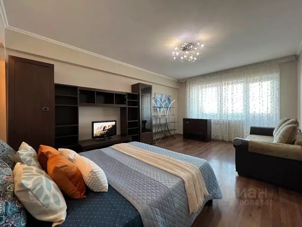 2-к кв. Бурятия, Улан-Удэ ул. Бабушкина, 13А (80.0 м) - Фото 1