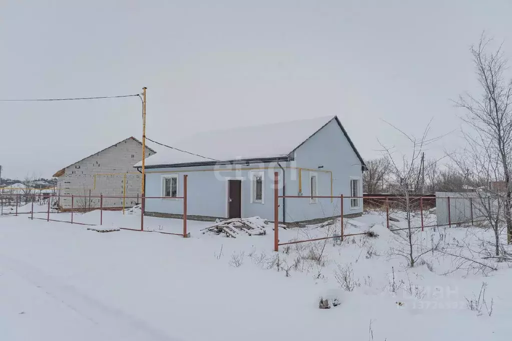Дом в Саратовская область, Саратов проезд 5-й Клеверный (100 м) - Фото 1
