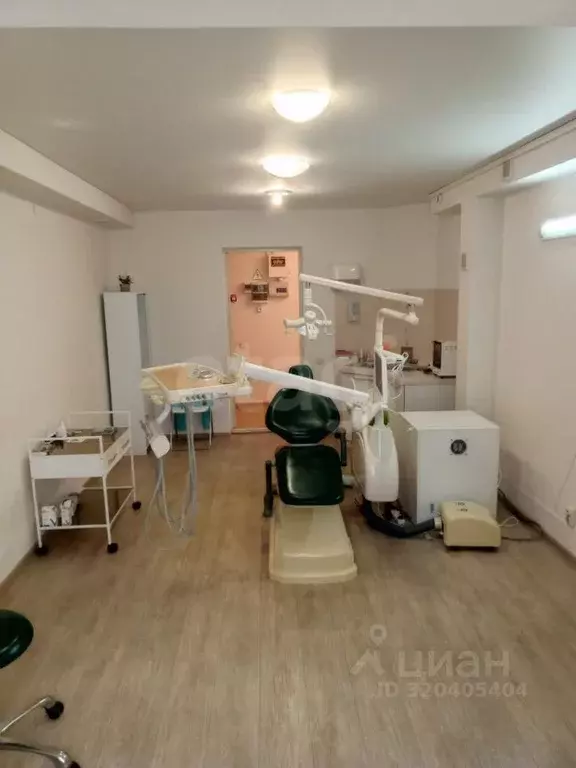 Офис в Саратовская область, Саратов ул. Имени А.П. Чехова, 6А (42 м) - Фото 1