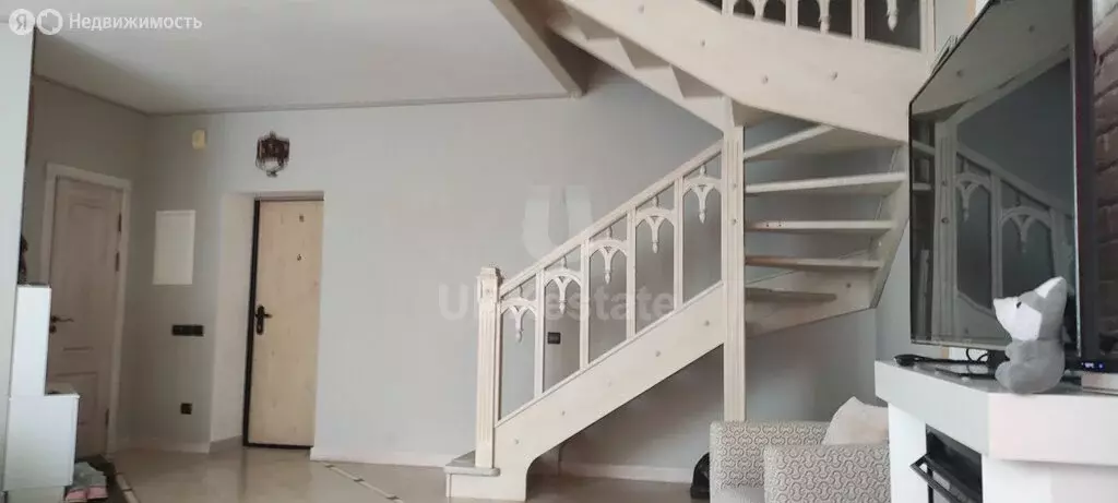 3-комнатная квартира: Алушта, Красноармейская улица, 15Ж (130 м) - Фото 0