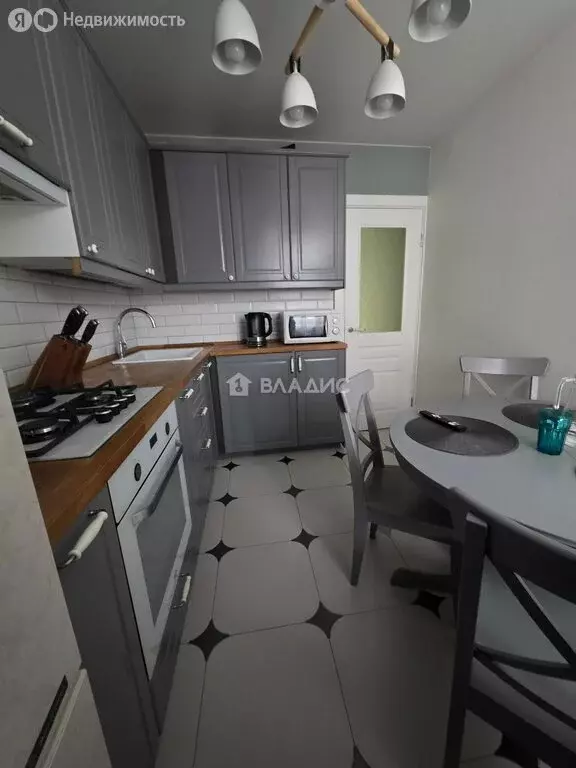 2-комнатная квартира: Дзержинск, проспект Циолковского, 92А (50 м) - Фото 1