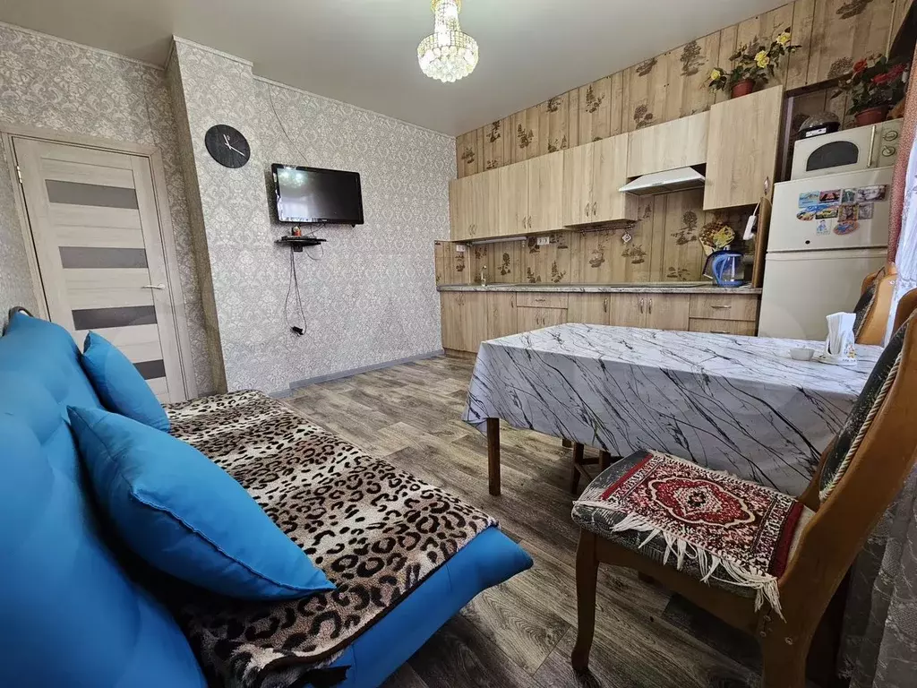 3-к. квартира, 80 м, 1/9 эт. - Фото 0