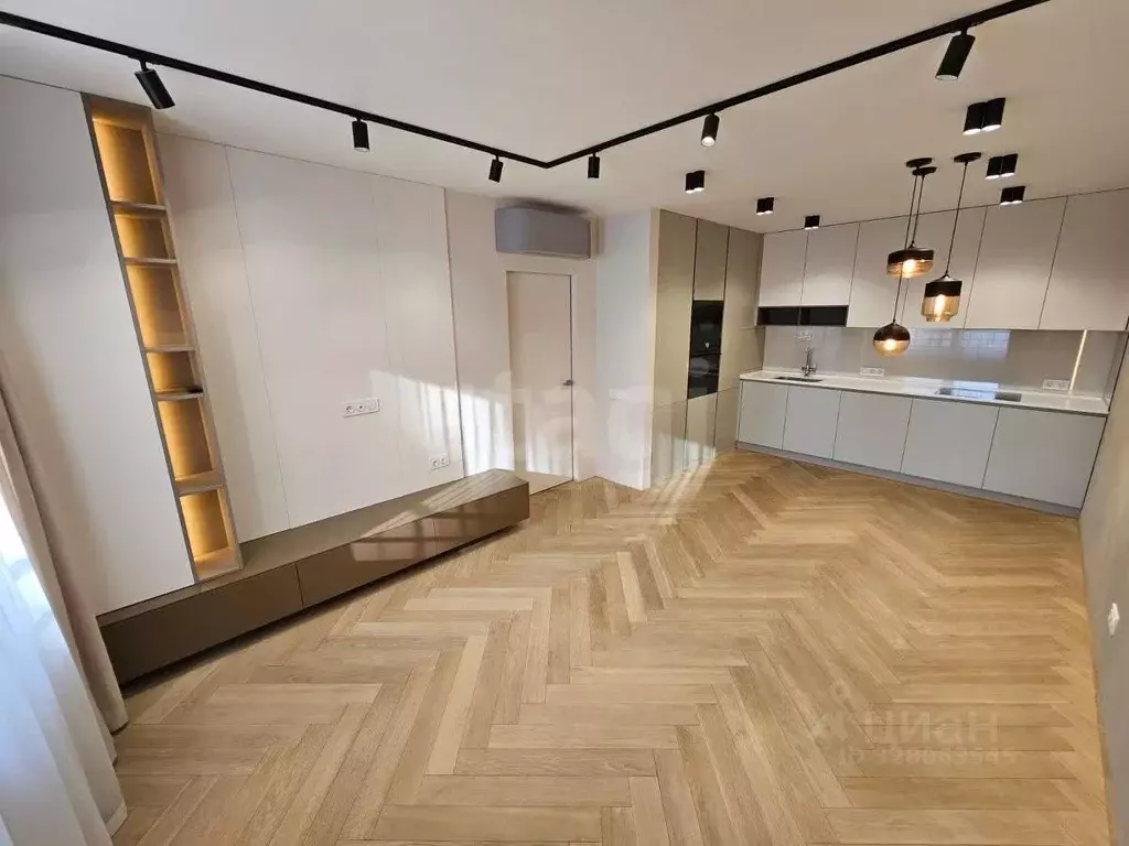 3-к кв. Тюменская область, Тюмень ул. Ю.-Р.Г. Эрвье, 32 (85.0 м) - Фото 1