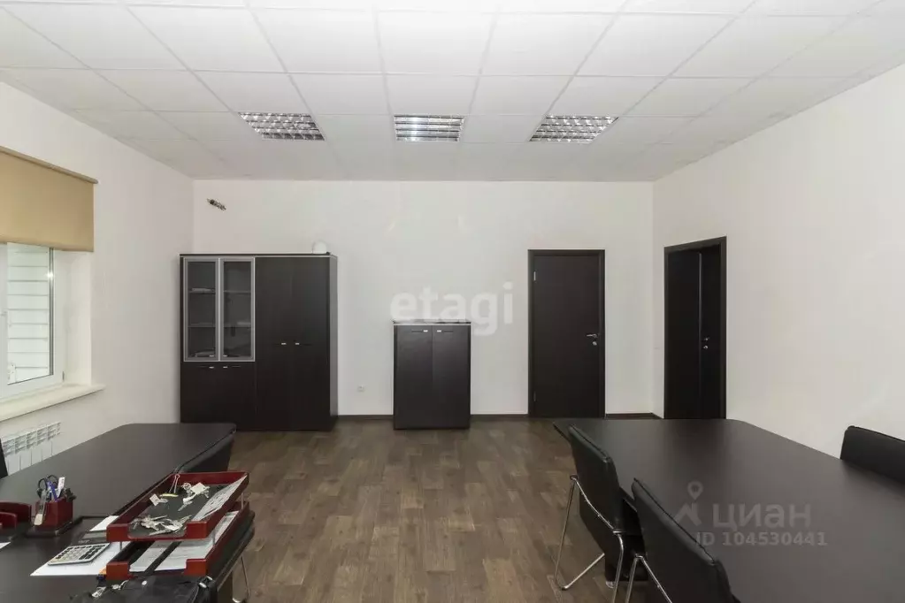 Офис в Тюменская область, Тюмень Ялуторовский тракт, 11-й км, 9а . - Фото 1