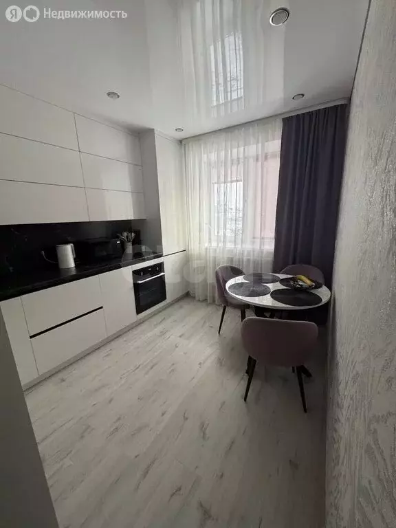 3-комнатная квартира: село Викулово, улица Свободы, 162Б (69.4 м) - Фото 1