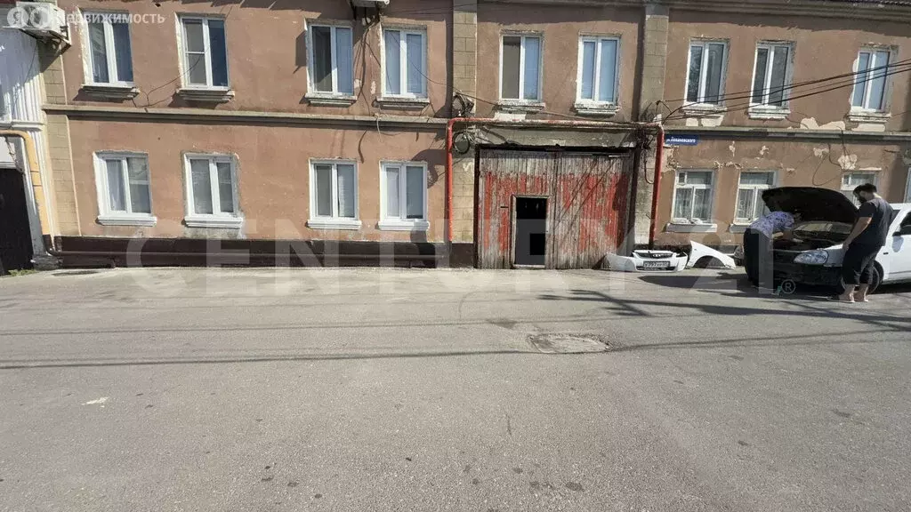 Дом в Махачкала, улица Гаруна Курбанова, 35А (300 м) - Фото 1