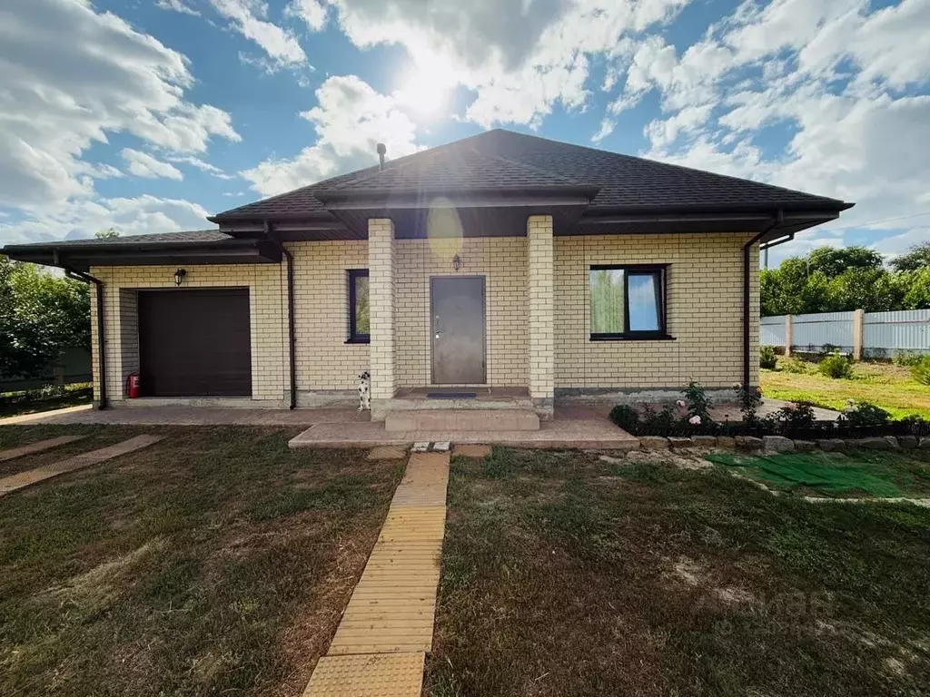 Дом в Волгоградская область, Среднеахтубинский район, Фрунзенское ... - Фото 1