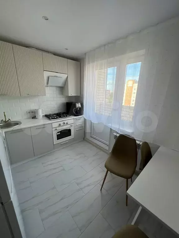 2-к. квартира, 60 м, 9/10 эт. - Фото 0