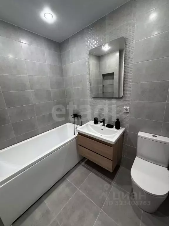 Студия Тюменская область, Тюмень ул. Новоселов, 90 (29.7 м) - Фото 1