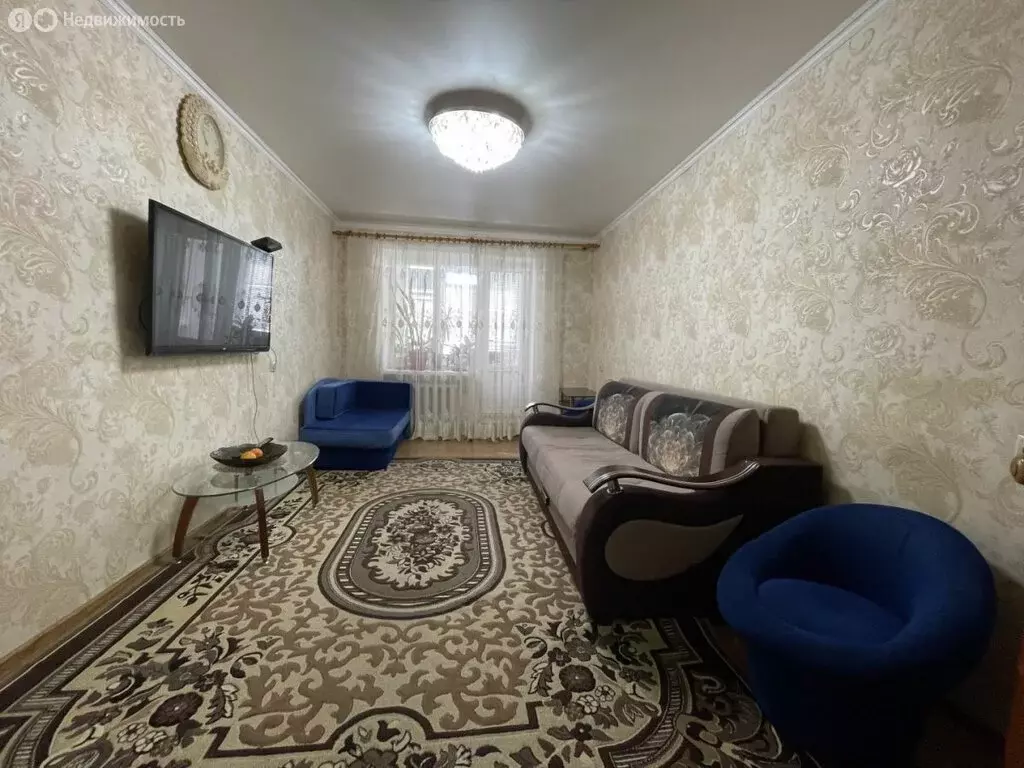 3-комнатная квартира: Махачкала, улица Каммаева, 18Б (76 м) - Фото 1