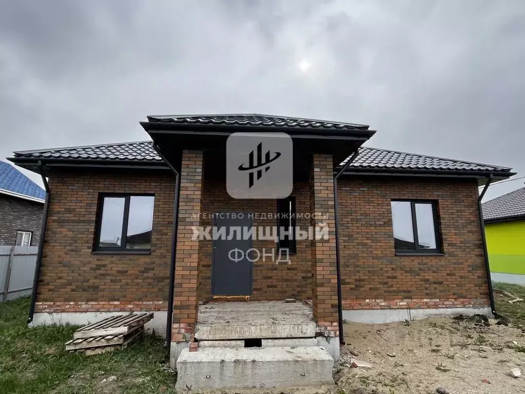 Дом в Саратовская область, Энгельсский район, Новопушкинское ... - Фото 1