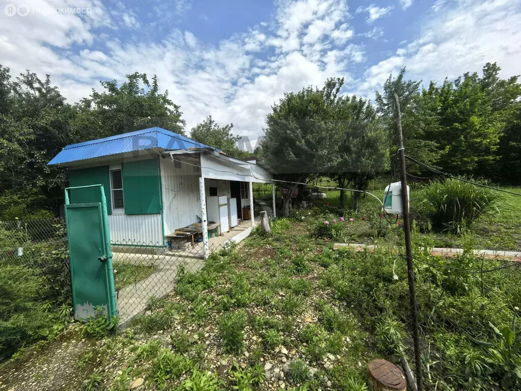 Дом в Майкопский район, Краснооктябрьское сельское поселение, станица ... - Фото 1