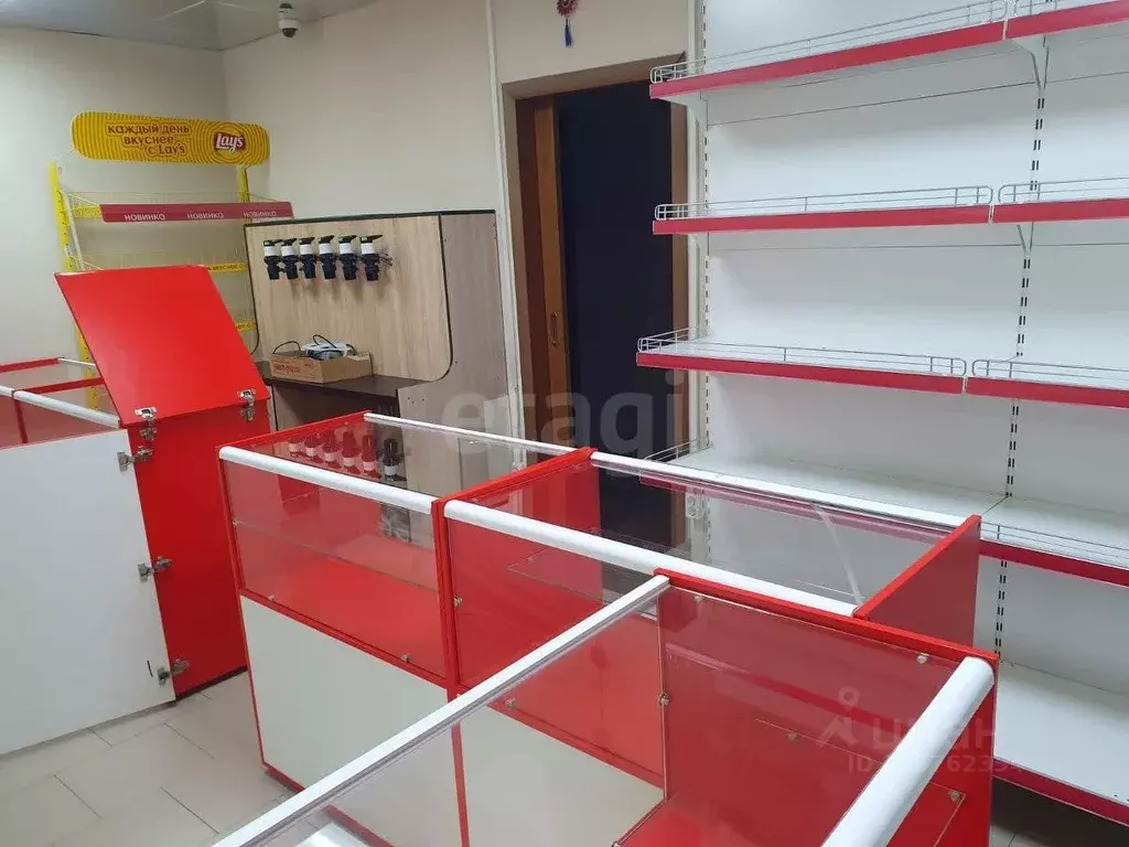 Торговая площадь в Коми, Усинск Комсомольская ул., 7 (51 м) - Фото 2