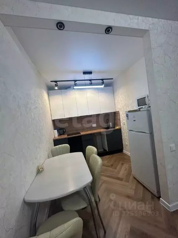 1-к кв. Тюменская область, Тюмень Новгородская ул., 20 (40.0 м) - Фото 2