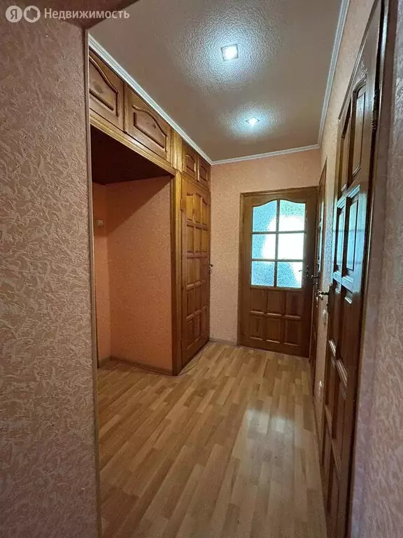 3-комнатная квартира: Новочеркасск, улица Ростовский Выезд, 16 (63 м) - Фото 1