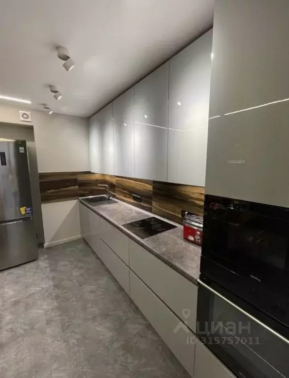2-к кв. Татарстан, Казань ул. Аметьевская магистраль, 18к2 (63.5 м) - Фото 1