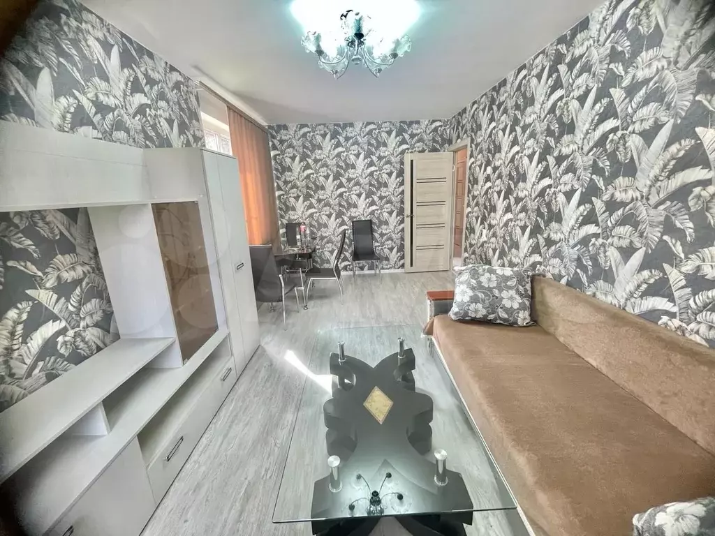 3-к. квартира, 60 м, 1/5 эт. - Фото 0