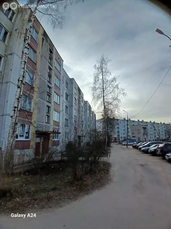 3-комнатная квартира: городской посёлок Толмачёво, улица Толмачёва, 6 ... - Фото 0