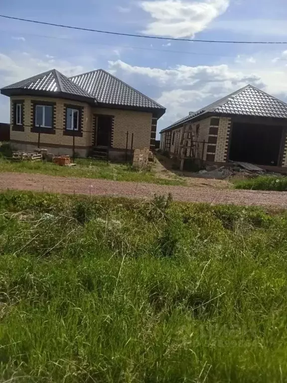 Дом в Башкортостан, Стерлитамакский район, Айгулевский сельсовет, ... - Фото 1