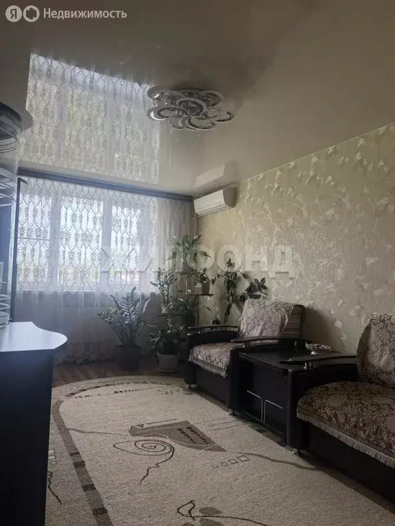 3-комнатная квартира: Черкесск, Красноармейская улица, 67 (70.1 м) - Фото 1
