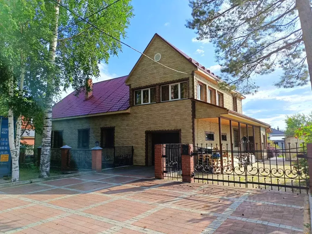 Дом в Ханты-Мансийский АО, Югорск ул. Грибоедова (202 м) - Фото 1