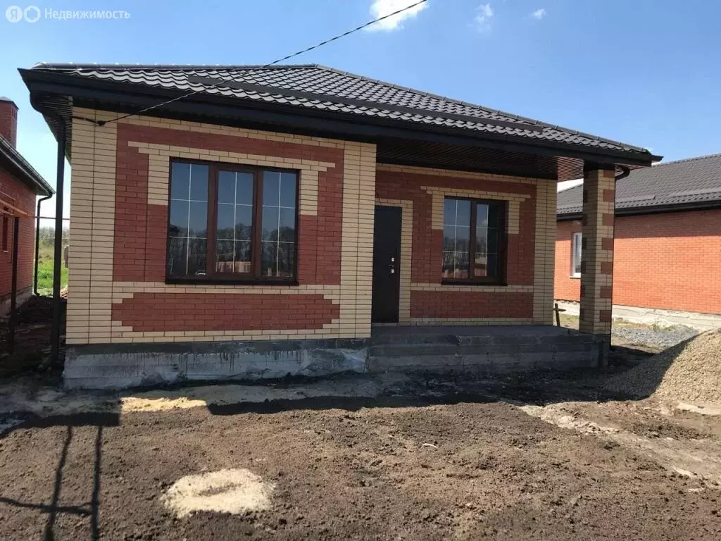 Дом в Ростов-на-Дону, Особенная улица (100 м) - Фото 0