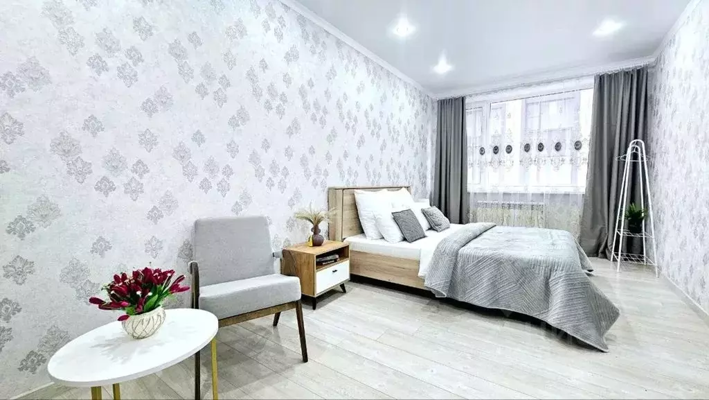 2-к кв. Астраханская область, Астрахань ул. Трофимова, 7Ак1 (38.0 м) - Фото 0