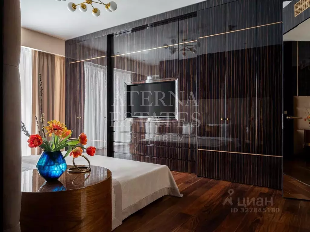 2-к кв. Москва 1-й Красногвардейский проезд, 21с2 (155.6 м) - Фото 1