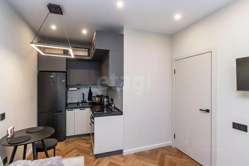 1-к кв. Тюменская область, Тюмень ул. Фармана Салманова, 23 (33.8 м) - Фото 2