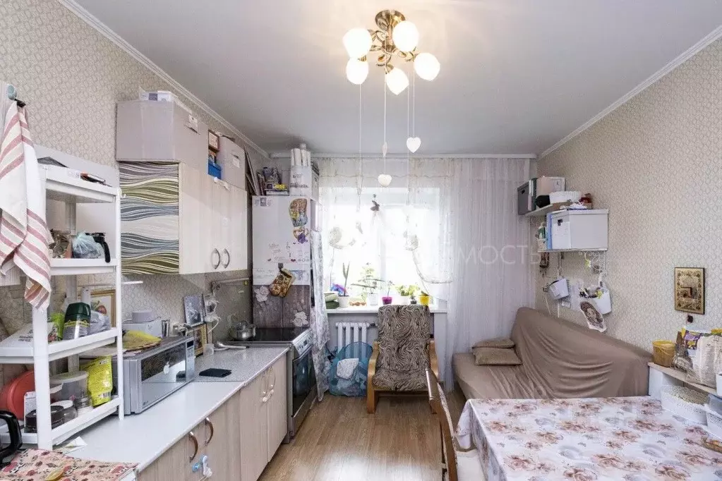 2-к кв. Тюменская область, Тюмень Комсомольская ул., 60 (74.2 м) - Фото 0