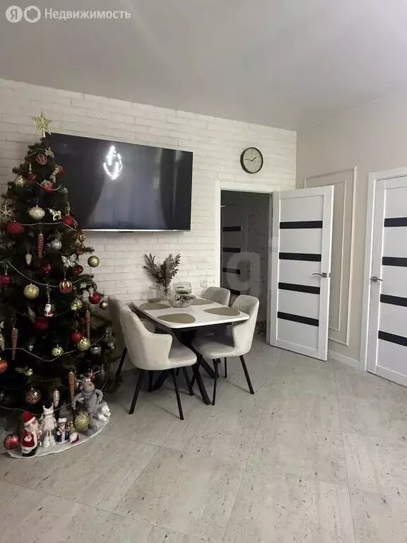 2-комнатная квартира: село Мысхако, улица имени Георгия Соколова, 15 ... - Фото 1