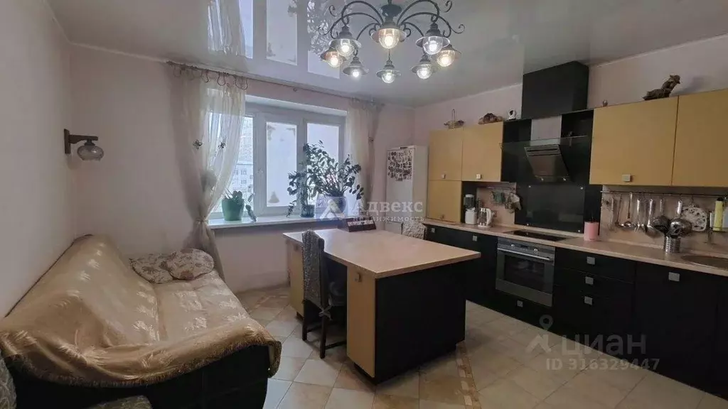 2-к кв. Тюменская область, Тюмень ул. Московский Тракт, 179к1 (86.0 м) - Фото 0