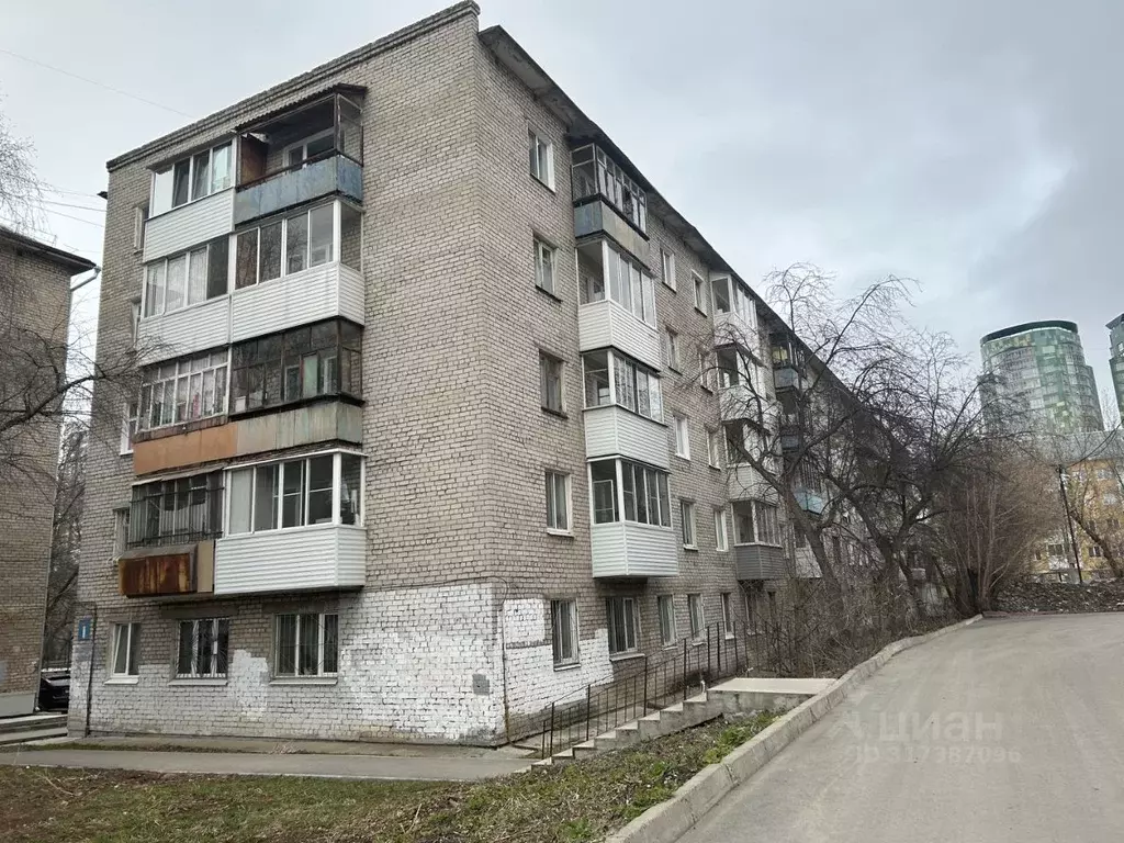 2-к кв. Пермский край, Пермь ул. Швецова, 32 (45.0 м) - Фото 0