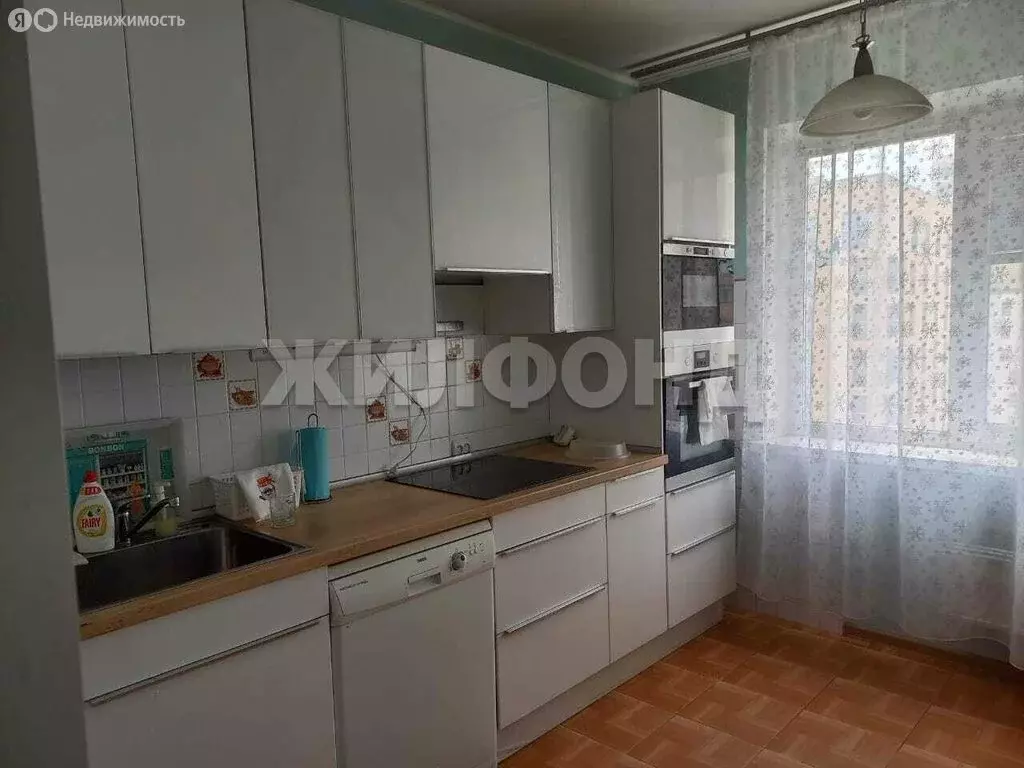 3-комнатная квартира: Новосибирск, улица Сакко и Ванцетти, 44 (62.3 м) - Фото 1